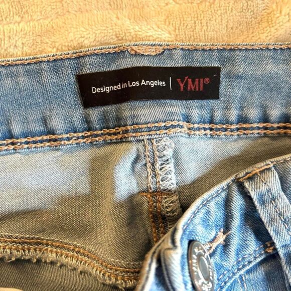 Slightly Ripped Light Blue Skinny Jeans - Picture 4 of 4